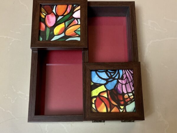 Cutlery tray with 2 partitions